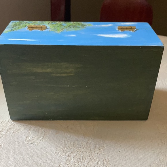 Stunning signed covered bridge hand painted artesian jewelry, trinket box - Picture 8 of 14